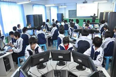 中專女生的熱門專業(yè)選擇 計(jì)算機(jī)軟件開發(fā)與運(yùn)維服務(wù)的就業(yè)前景